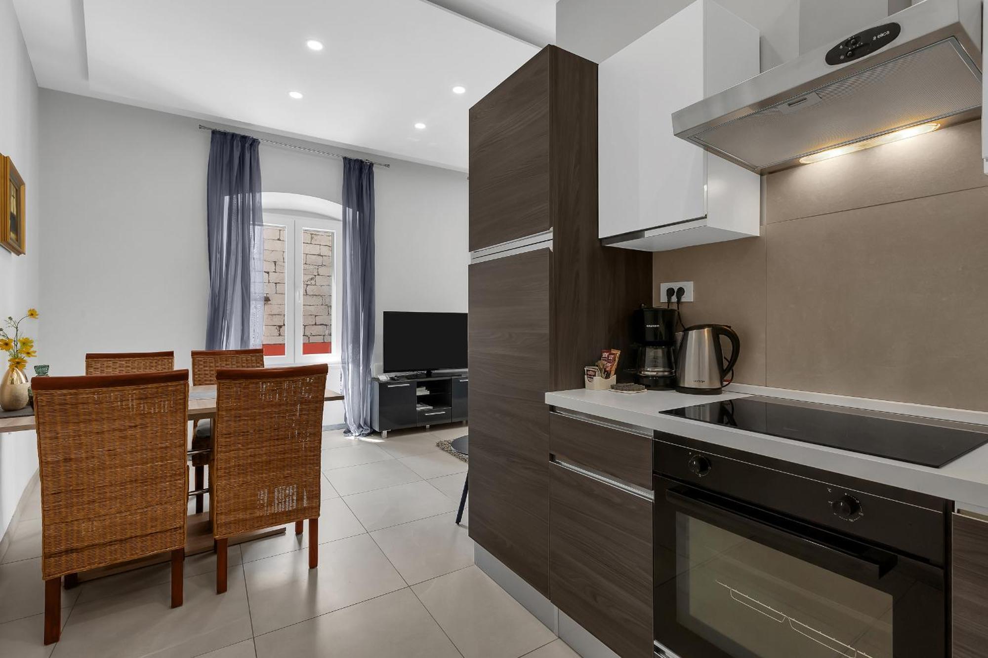 Center Dvor Kalalarga Apartment *